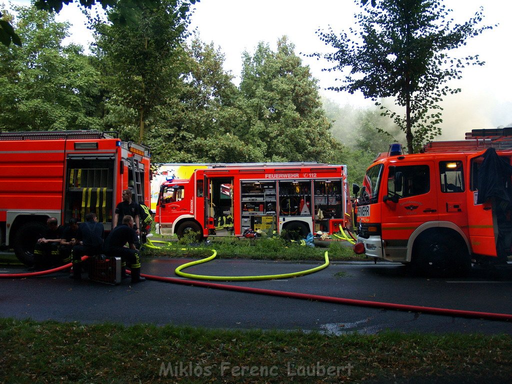 Brand Schuetzenhof Neusser Landstr P5995.JPG